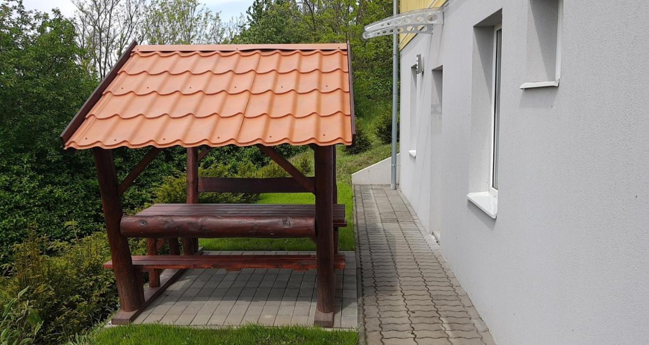 Nefelejcs Vendégház Hotel Balatonkenese Exterior foto